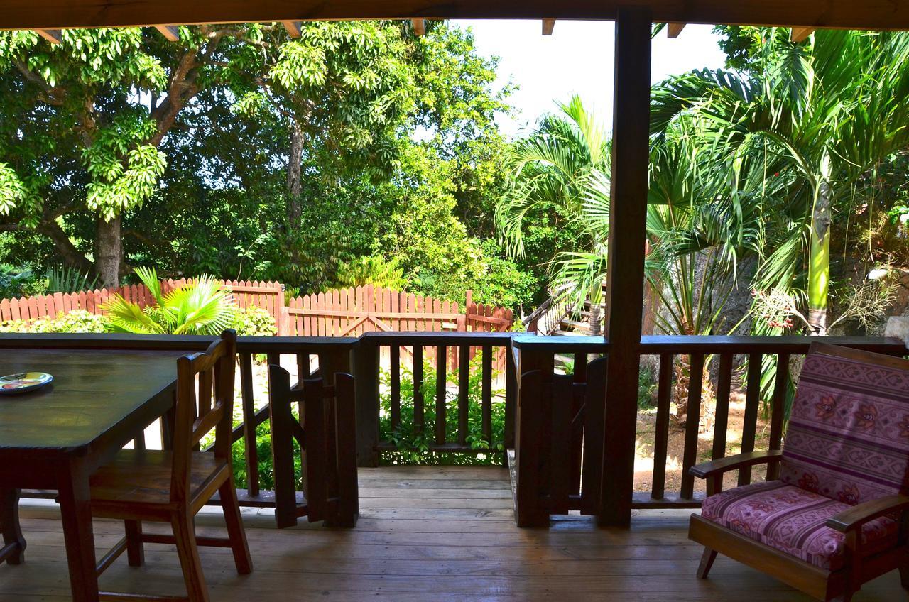 Bed and Breakfast Kaz Ladouceur Insel Insel La Digue Exterior foto
