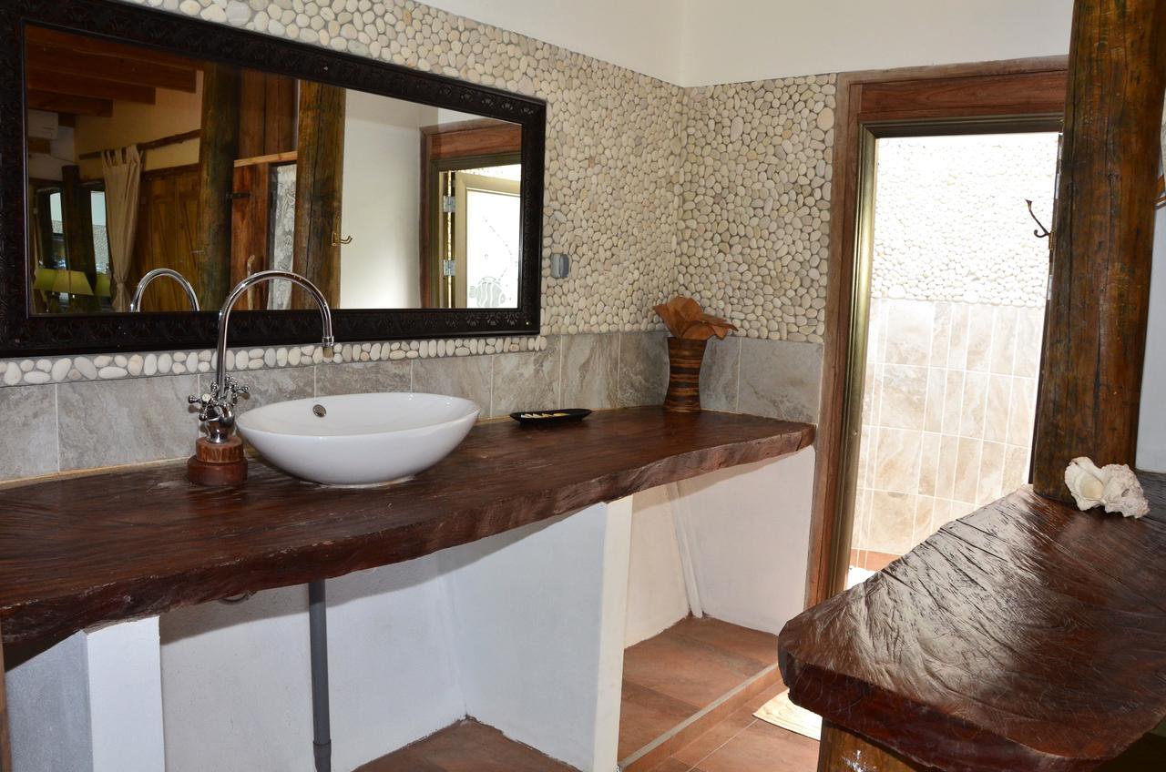 Bed and Breakfast Kaz Ladouceur Insel Insel La Digue Exterior foto